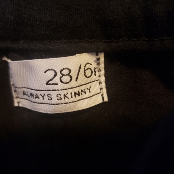GAP Maternity Black Corduroy Pants Always Skinny Size 28 / 6 Fitted Stretch EUC - Picture 8 of 8